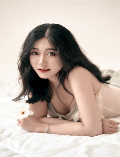 歐美成人__一區二區_jk制服白絲美女被調教視頻