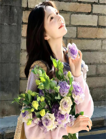 西班牙女郎完整版在线播放_女人被添荫蒂舒服极了视频小说_浪漫樱花免费播放高清版